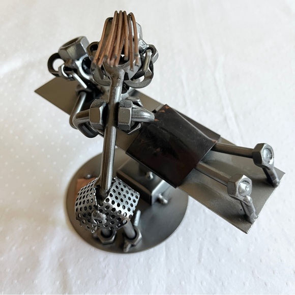 Hinz & Kunst Nuts and Bolts Metal Massage Therapist Sculpture Made in Germany - Picture 5 of 5